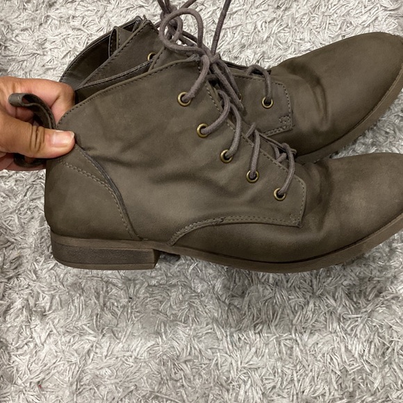 American Eagle Womens Combat Boots (9) - Picture 7 of 7